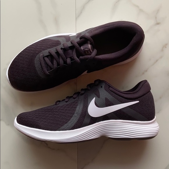 NWT Nike revolution 4 burgundy - Picture 4 of 9